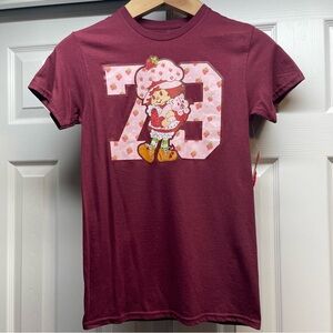 Strawberry Shortcake Graphic T-shirt Women’s Maroon Color Size XS 100 % Cotton